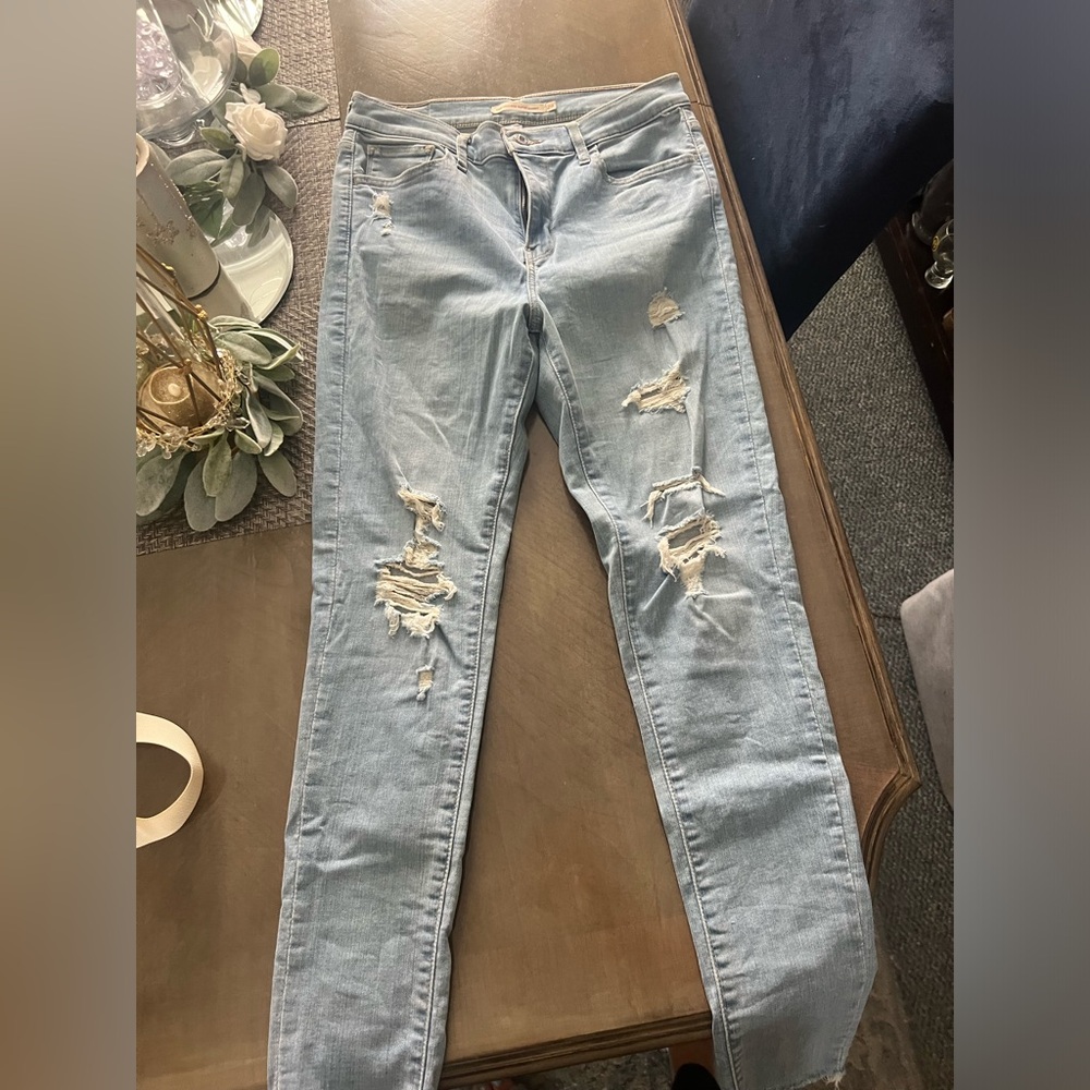 Skinny ripped jeans